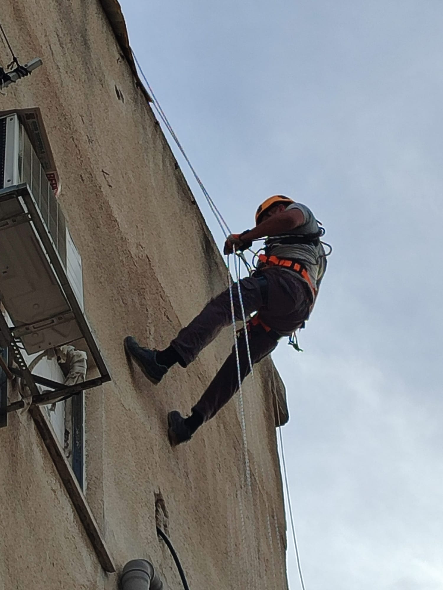 סנפלינג על הבניין